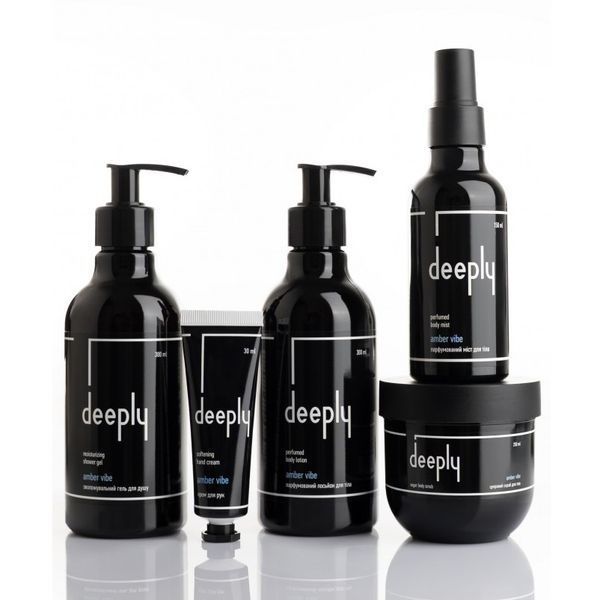 Парфумований лосьйон для тіла Deeply Amber Vibe Perfumed Body Lotion 300 мл 4820200424644 фото