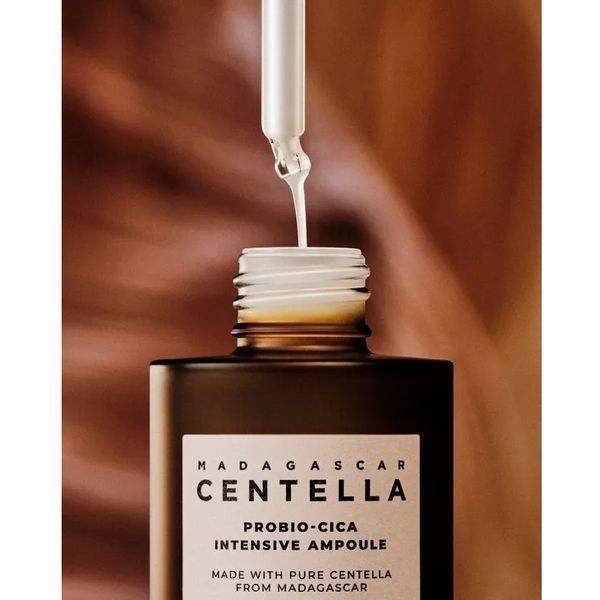 Восстановительная ампульная сыворотка SKIN1004 Madagascar Centella Probio-Cica Intensive Ampoule 50 мл 8809913830849 фото