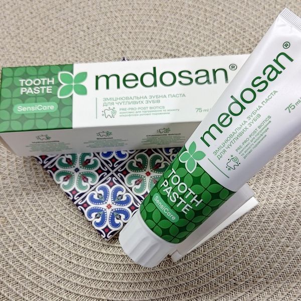 Зміцнювальна зубна паста для чутливих зубів Medosan SensiCare Tootpaste, 75 мл 4823109411647 фото