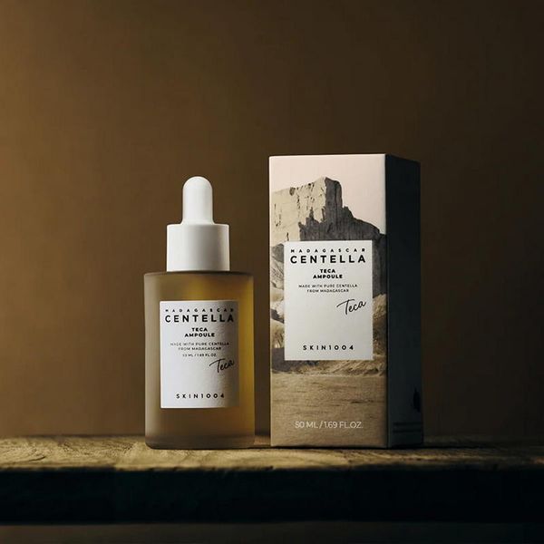 Успокаивающая сыворотка для поддержания барьера кожи SKIN1004 Madagascar Centella Teca Ampoule 50 мл 8809913834557 фото