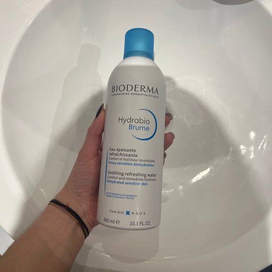 Успокаивающий и освежающий спрей Bioderma Hydrabio Brume Soothing Refreshing Water для обезвоженной чувствительной кожи 300 мл 3401399848254 фото