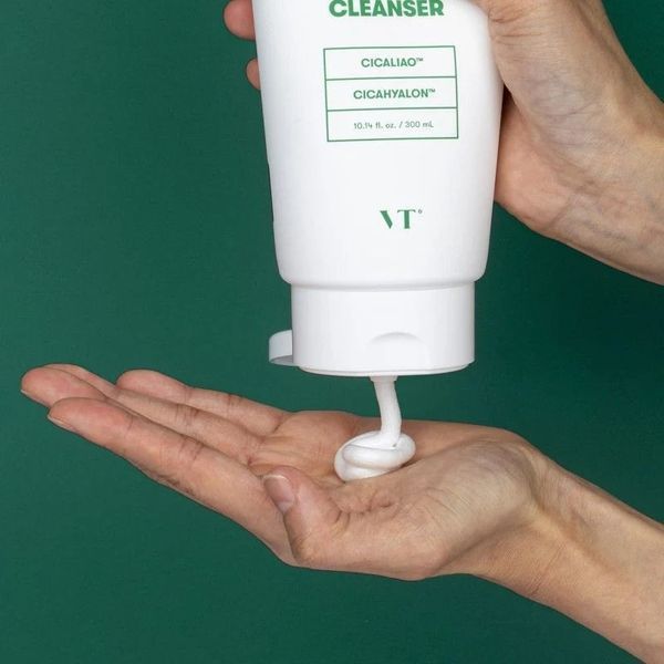 Пенка для проблемной кожи лица VT Cosmetics Cica Mild Foam Cleanser 300 мл 8809695670114 фото