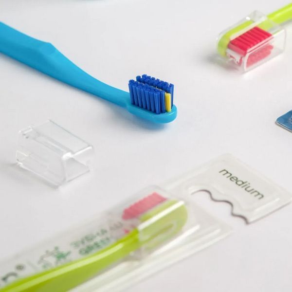 Зубная щетка Medosan SmileCare Medium Blue 4823109412217 фото