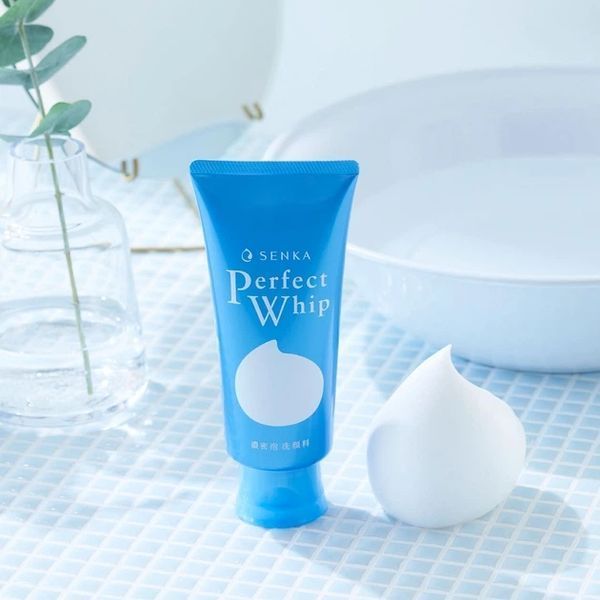 Увлажняющая пенка для умывания Senka Perfect Whip 120 г 4550516474568 фото