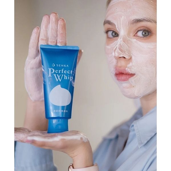 Увлажняющая пенка для умывания Senka Perfect Whip 120 г 4550516474568 фото