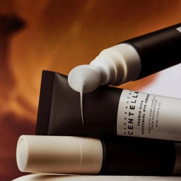 Крем для кожи вокруг глаз с бакучиолом SKIN1004 Madagascar Centella Probio-Cica Bakuchiol Eye Cream 20 мл 8809913830474 фото