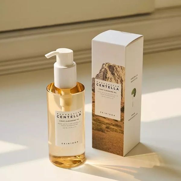 Гидрофильное масло для лица с экстрактом центеллы SKIN1004 Madagascar Centella Light Cleansing Oil 200 мл 8809913830481 фото